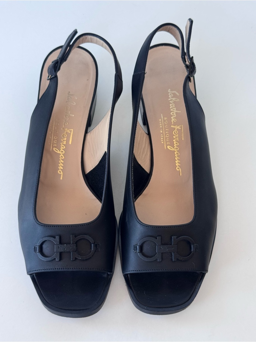 Salvatore Ferragamo Black Leather Slingback Low Heel Gancini Logo Shoes 8.5 - Picture 4 of 11